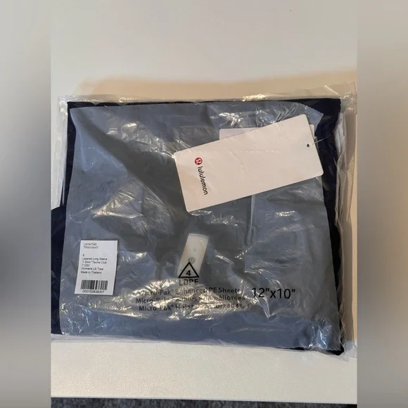 Lululemon Layered Long-Sleeve T-Shirt *Tennis Club
True Navy / White - Picture 5 of 9